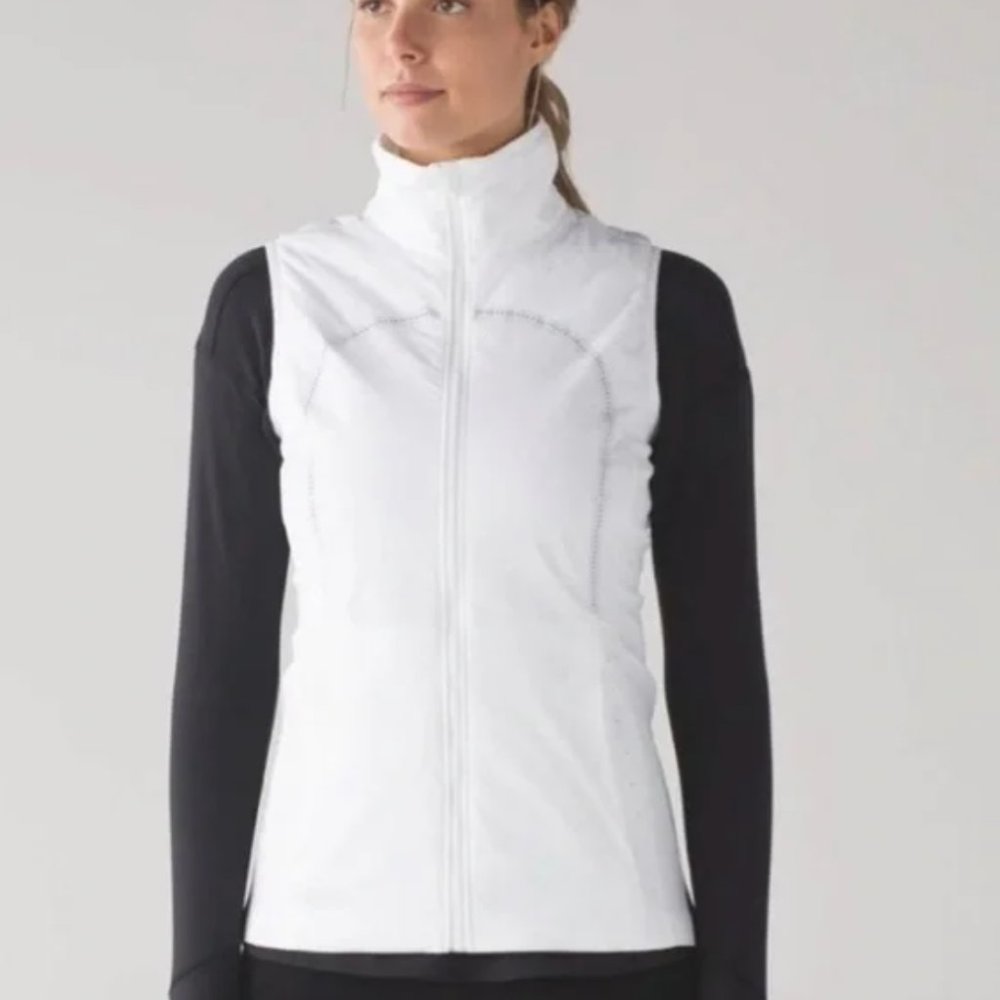 LULULEMON  "Down for it all" vest size 6 white